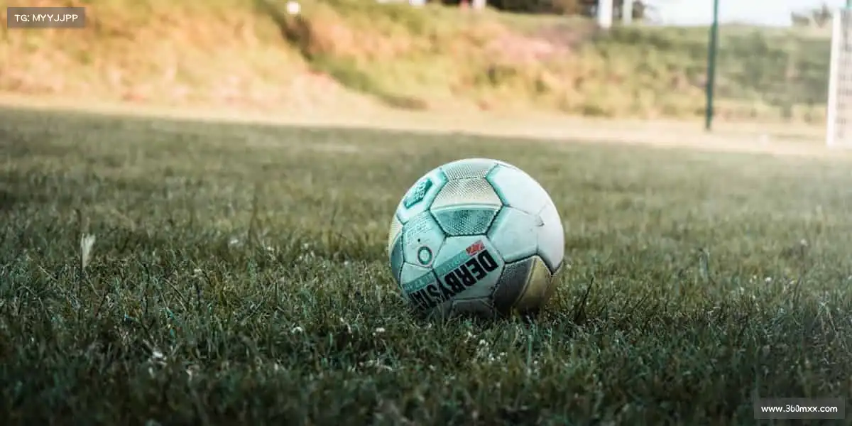 今年会⚽️无论是球场飞驰,还是健身房挥举,你的热爱,值得被看见!